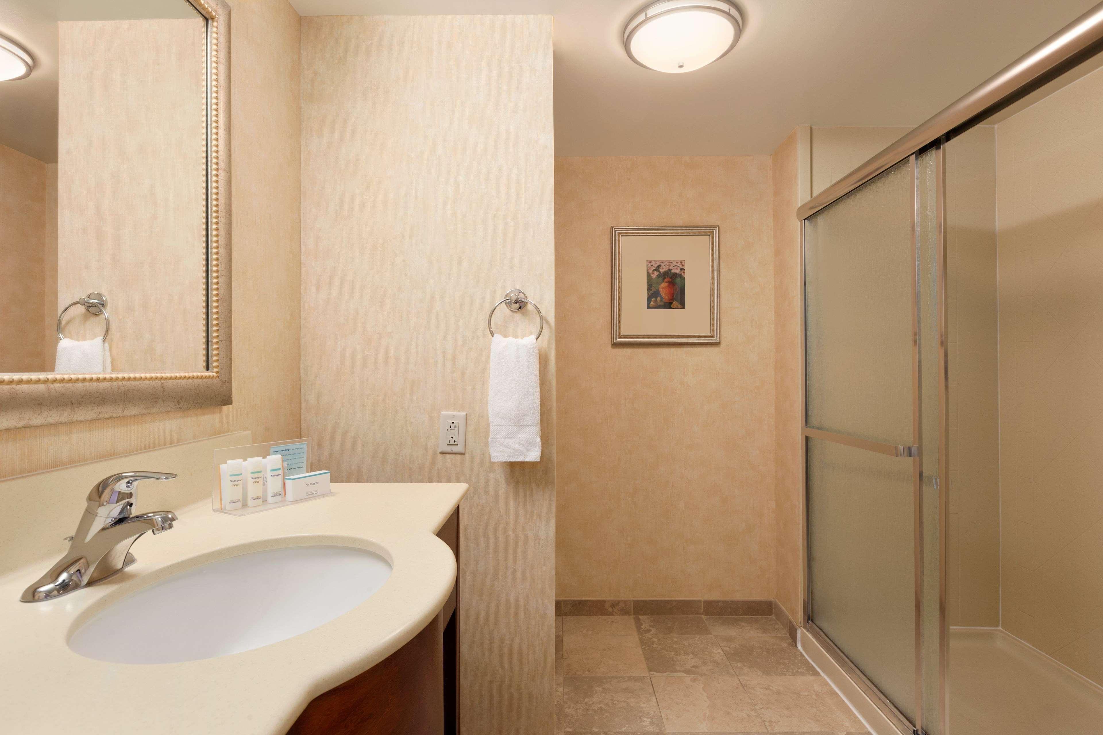 Hampton Inn Geneva Bagian luar foto